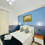 Breking בית הארחה 3*