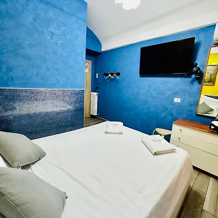 Breking בית הארחה 4*