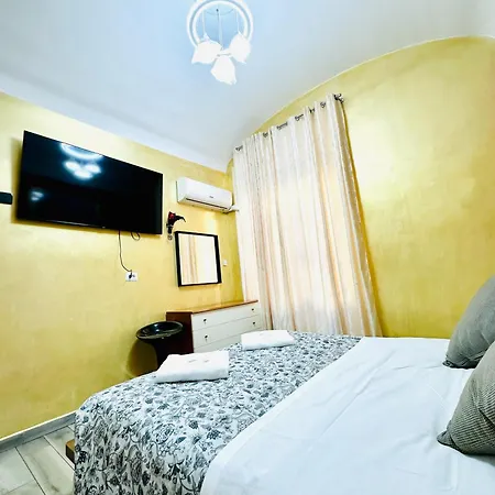 Breking בית הארחה 4*